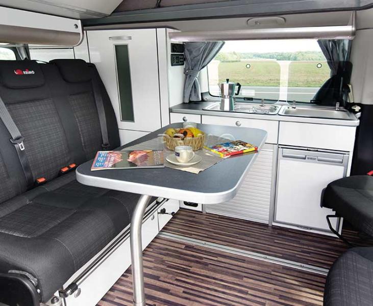 Reimo Multitisch mit ausklappbarem Gestell - 770 x 480 mm