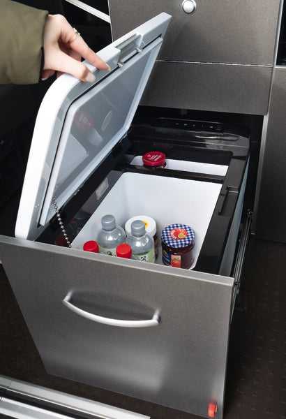 Viel Stauraum und Arbeitsfläche mit dem Küchenmodul CaliSchrank
