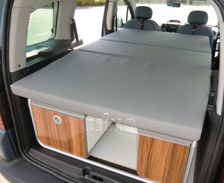 VW Caddy Active Bett mit Lattenrost für 2 Personen