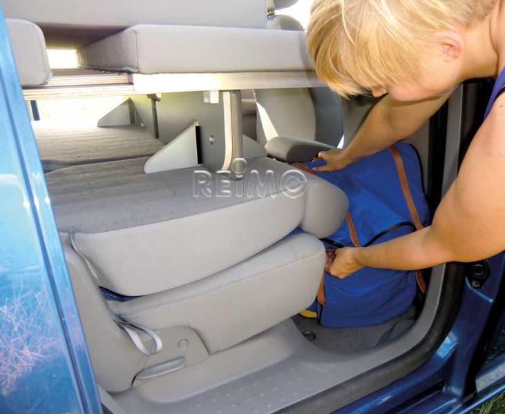 VW Caddy Active Bett mit Lattenrost für 2 Personen