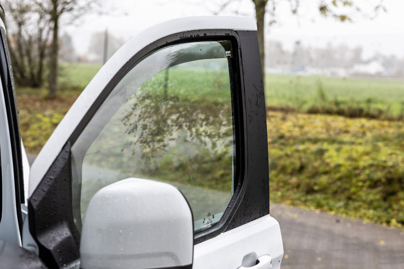 Regen- / Windabweiser - Rauchgrau - Fahrerhaus - Ford V710