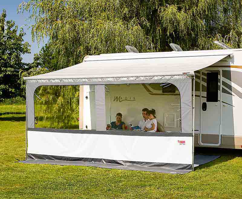 FIAMMA BLOCKER PRO 300 Frontteil mit Panorama-Fenster
