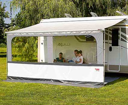 FIAMMA BLOCKER PRO 500 Frontteil mit Panorama-Fenster