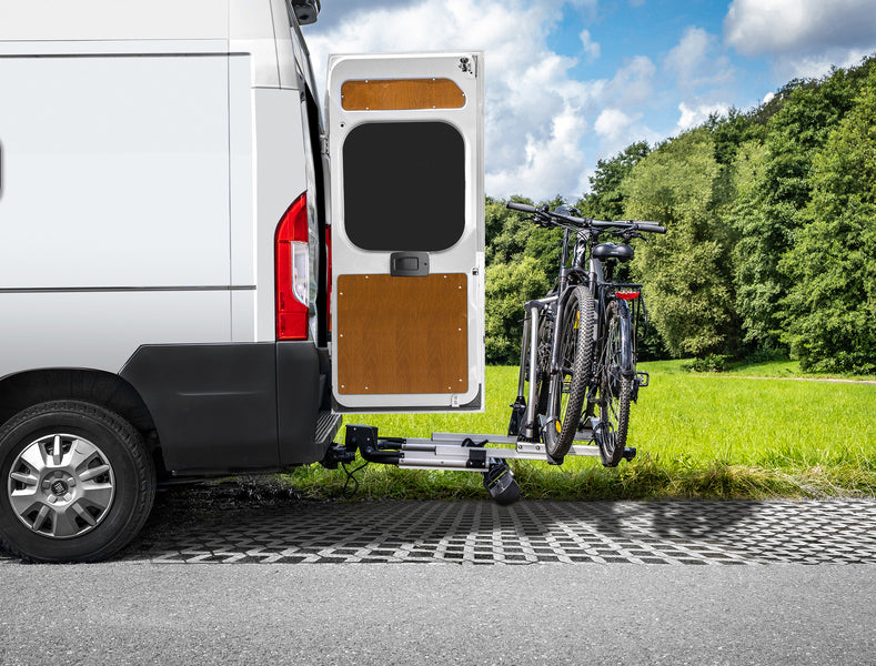 Zum Transportieren von 2 Fahrrädern auf der Anhängerkupplung