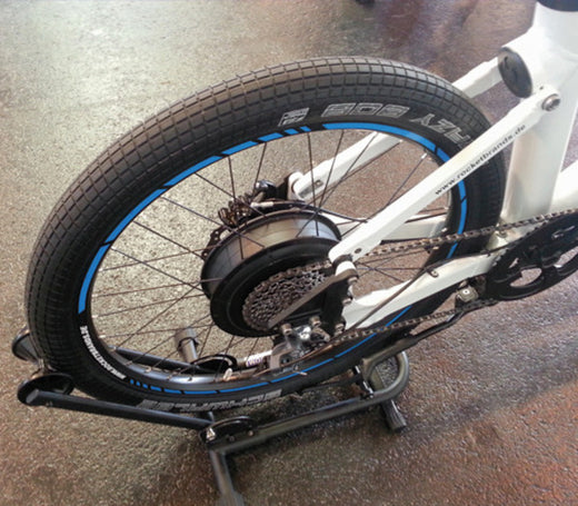ZURR Fahrradständer für die Heckgarage für E-Bikes - Mit Reifenbreite 20-60 mm