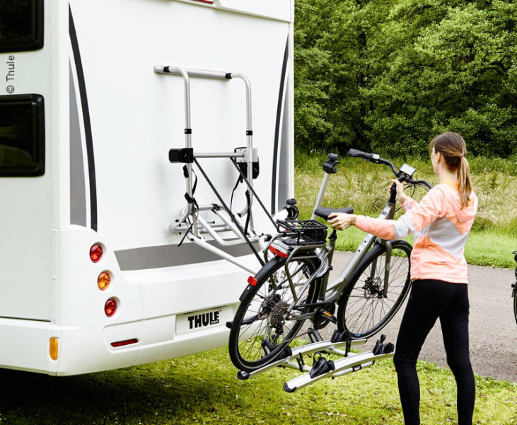 Per Motor absenkbarer Fahrradträger für Reisemobile und Wohnwagen