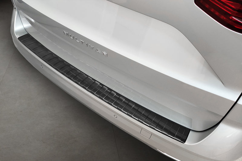 Ladekantenschutz aus Edelstahl schwarz für VW T7 ab 06/2021