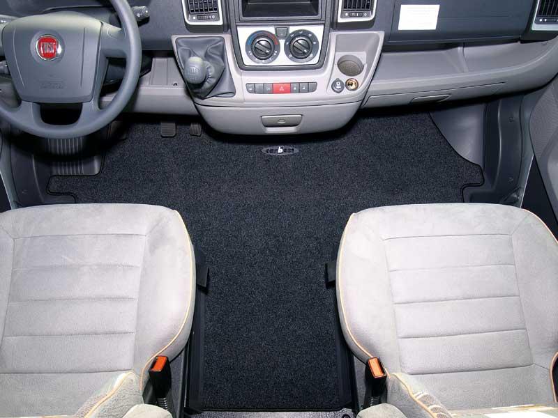 Fahrerhausteppich Ford ab 2004-2006 Basic, Handbremse links Fahrertür