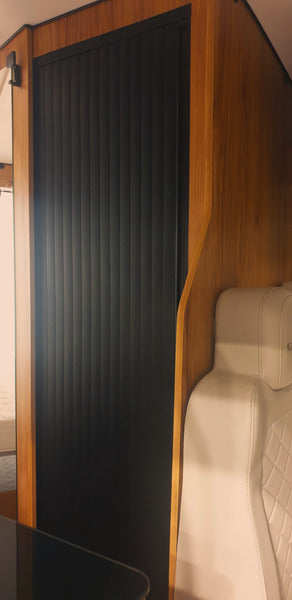 Rollladentür-Set für Bad- und WC-Räume in Schwarz