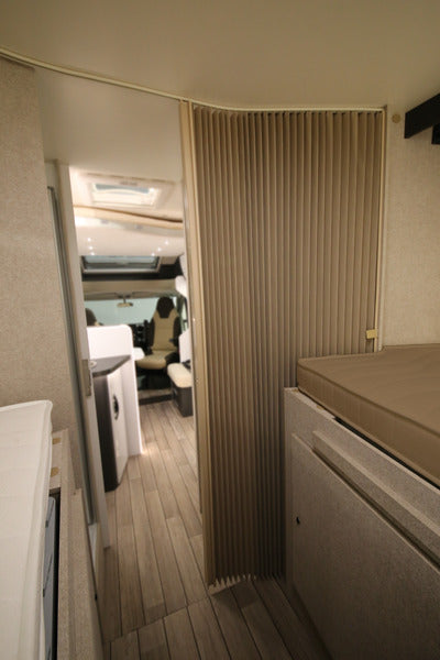 Innenraum, Raumtrenner 200x120cm Befestigungsschienen beige