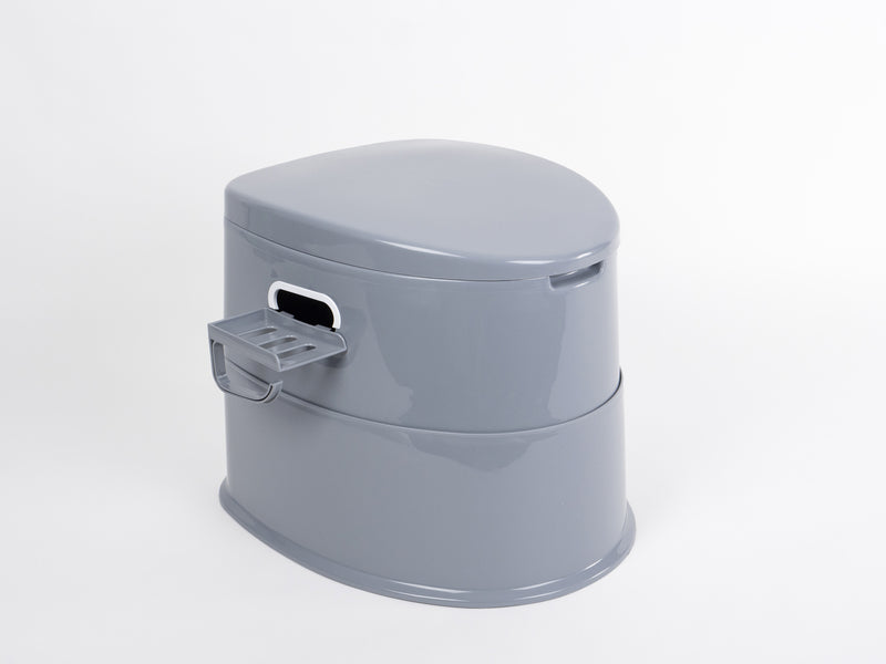 Mit Toilettenpapierhalter und Soft-Close-System