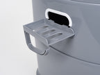 Mit Toilettenpapierhalter und Soft-Close-System
