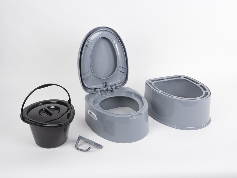 Mit Toilettenpapierhalter und Soft-Close-System