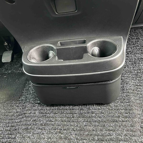 Mittelkonsolen-Subwoofer inklusive 1 x 165 mm Doppelschwingspule