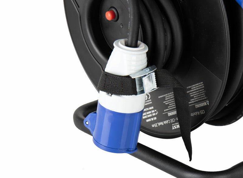 1 3-poliger CEE-Stecker und 1 CEE-Kupplung