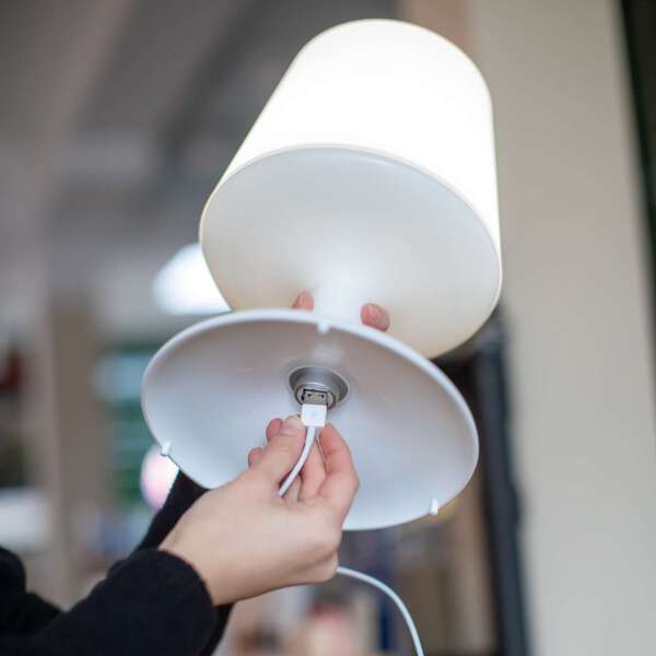 Koziol LIGHT TO GO mobile Leuchte mit integrierter Powerbank