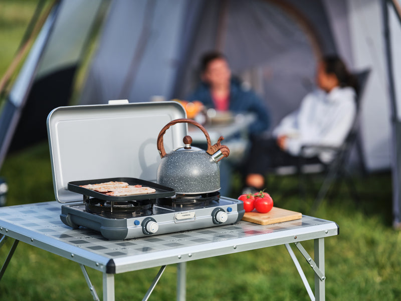 Gaskocher mit Piezozündung, 2-flammig, inkl.Schlauch,Regler,2 Grillplatten,Tasche. Edelsathl Kochfeld. Gaskartusche CV 470 Plus. Kompakter und vielseitiger Koch- &amp; Grillbegleiter