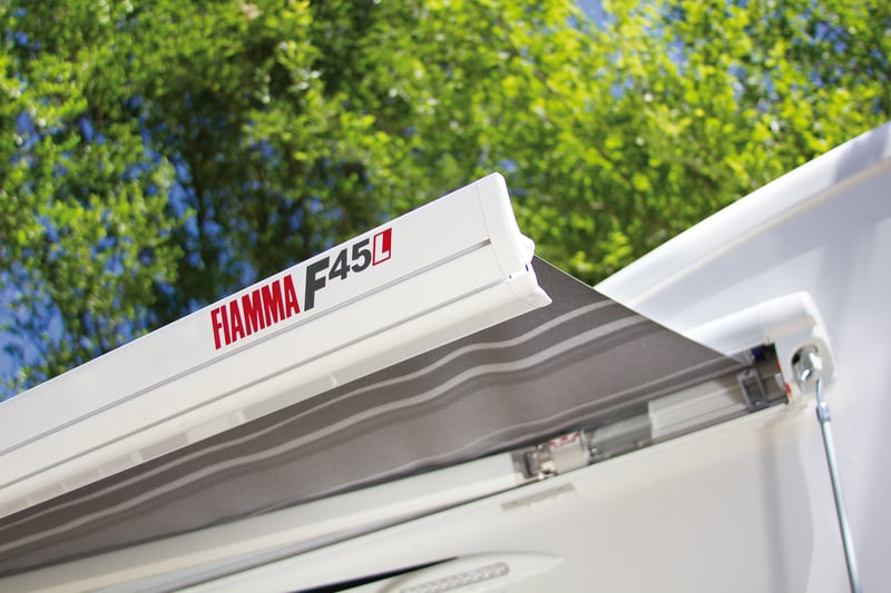 FIAMMA F45 L 5,50m Royal blue Gehäuse Titanium